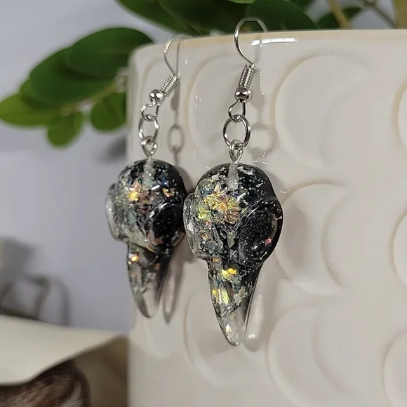 🔥LAST PAIR🔥 Raven's Skull Sparkle Fleck  Earrings, Unisex - Picture 7 of 7